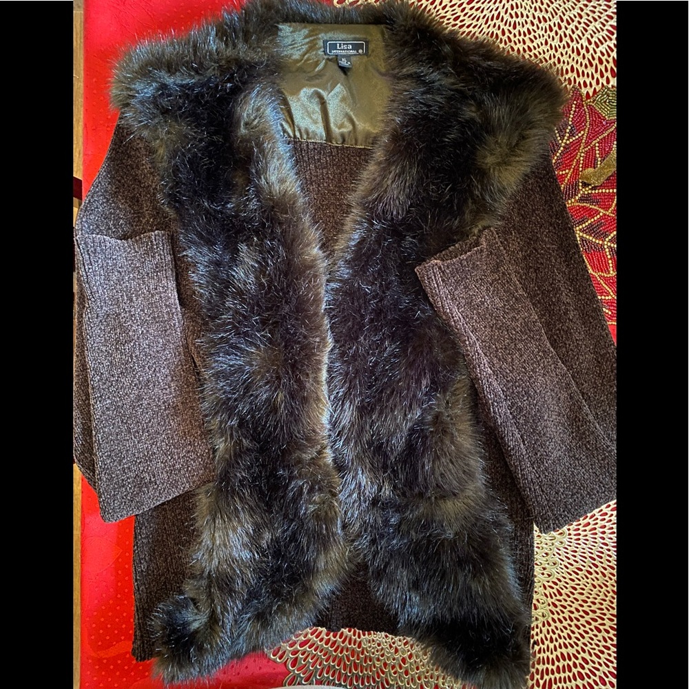 🌺 Lisa International Faux Fur Sweater 🌺